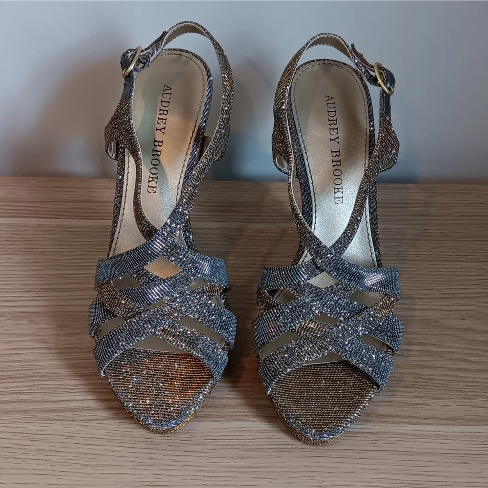 Audrey Brooke Women's Platform Heels Silver Gold 6.5M